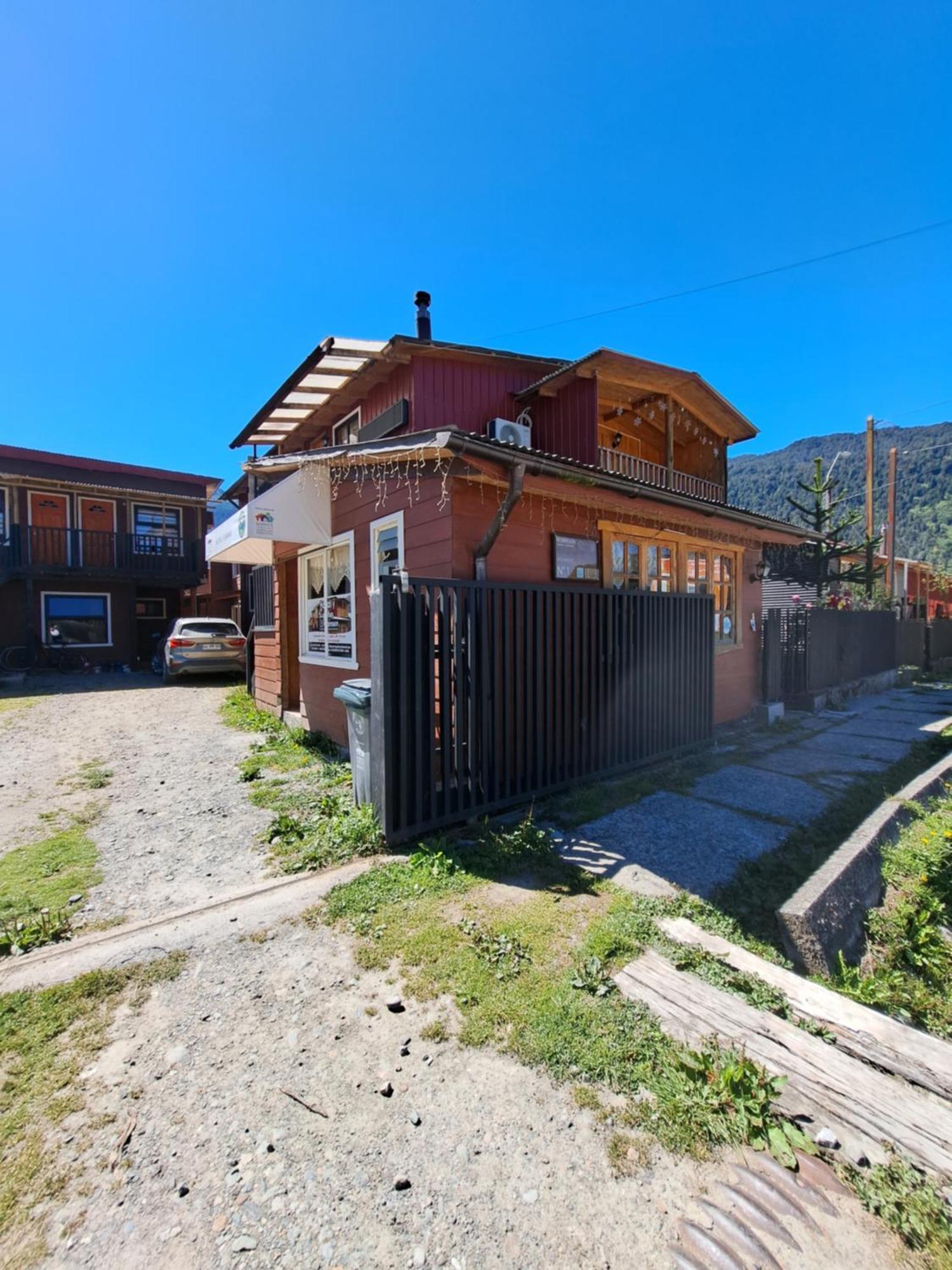 Hostal Robinson Puerto Puyuguapi Exterior foto