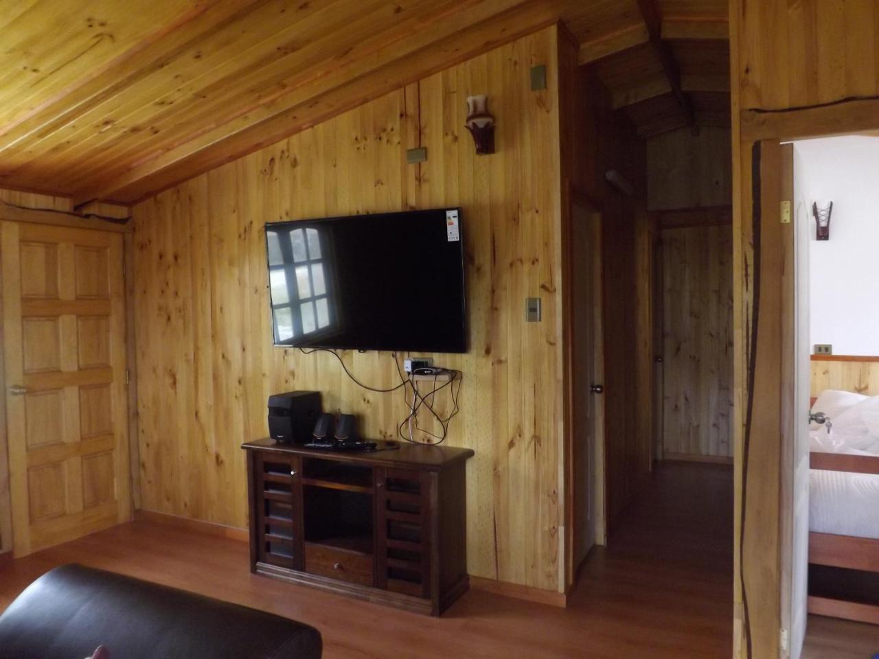 Hostal Robinson Puerto Puyuguapi Exterior foto